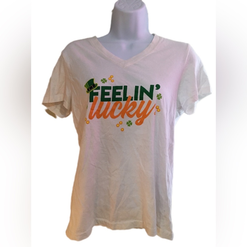 White Graphic Tee - Feelin' Lucky